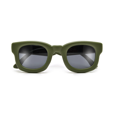 RETRO APPEAL SUBTLE CAT EYE SUNGLASSES