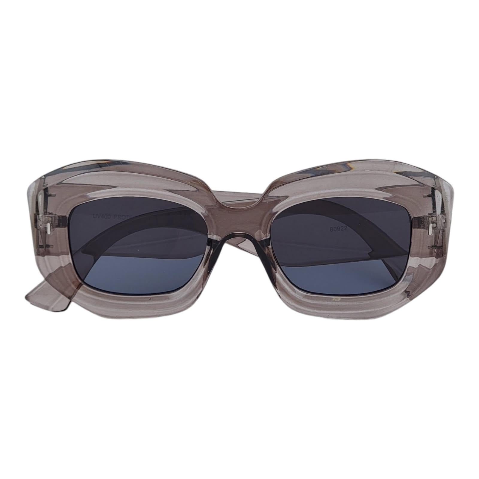 VINTAGE THICK FRAMED RETRO SUNNIES